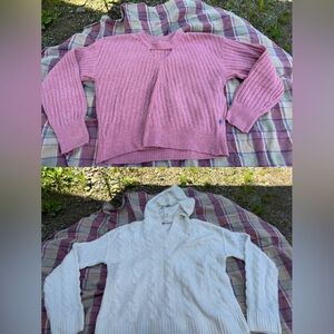 ✨BUNDLE✨SO White and Pink Cowl & Turtleneck Sweaters